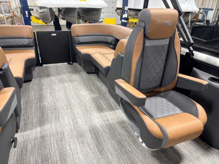 2026 Bennington 22SSR - SPS - Luxe - Blackout US-ETWS0129L526 [photo 17]